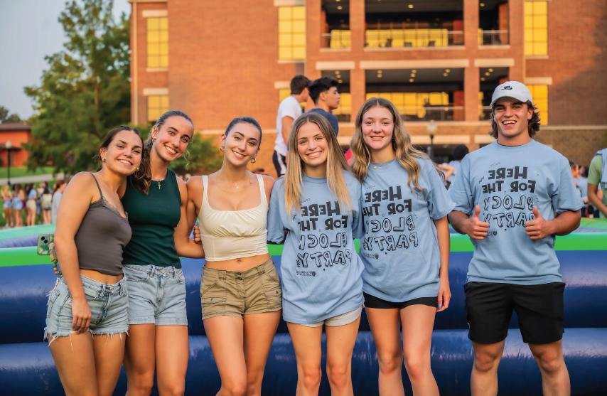 Students gathered together in front of the Rogalski中心 at Block Party event